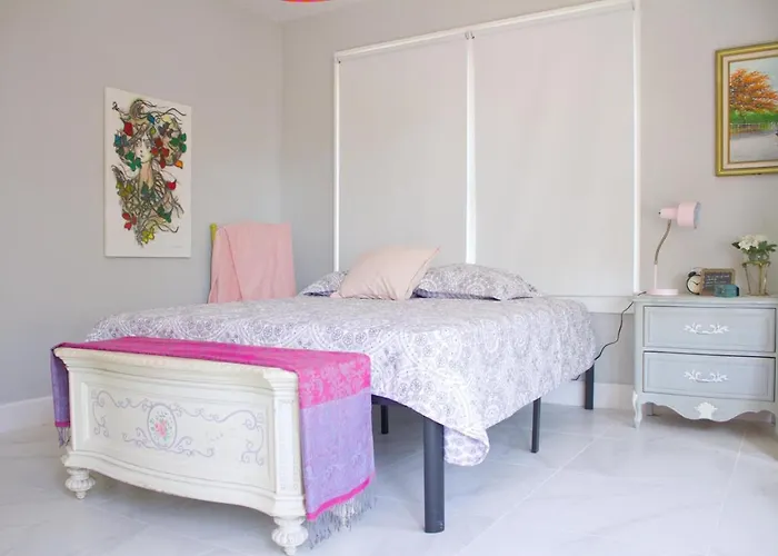 Colorful And Luminous Suite Near Mia