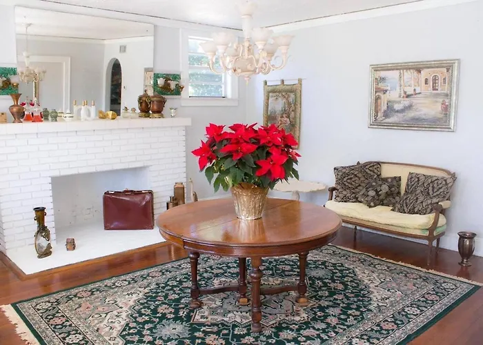 Colorful And Luminous Suite Near Mia